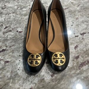 *Never worn* Tory Burch Chelsea Wedges size 7